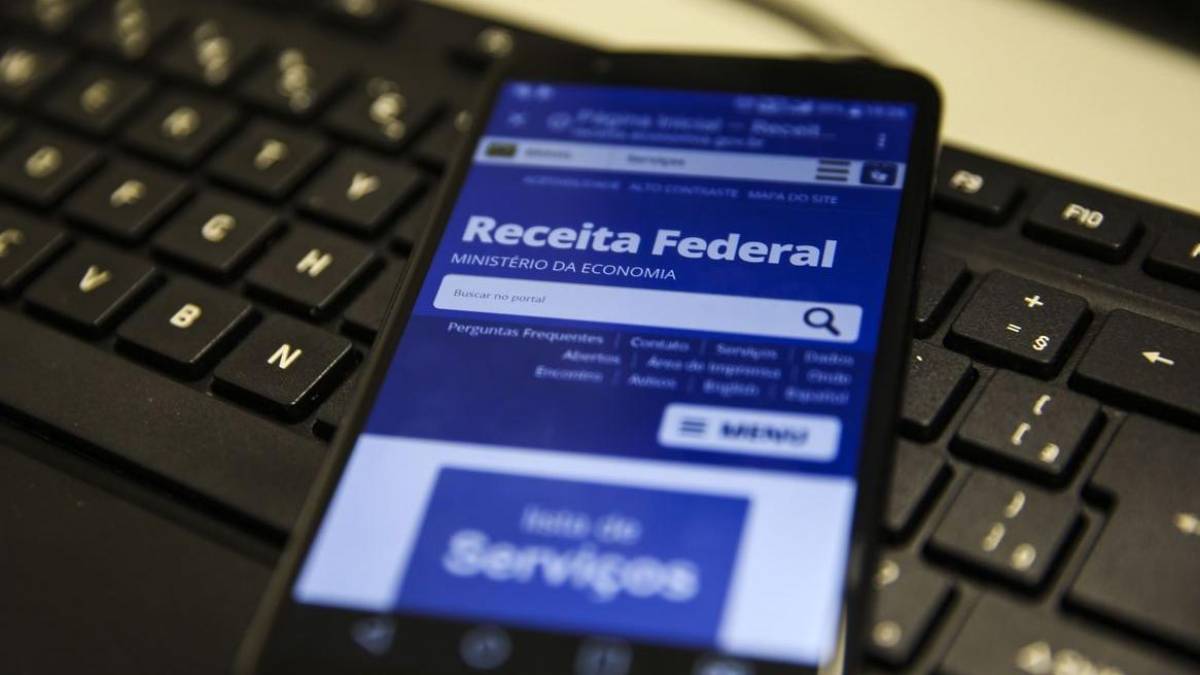 Receita Federal não vai cobrar Imposto sobre Operações Financeiras por 90 dias; IRPF agora poderá ser entregue até 30 de junho